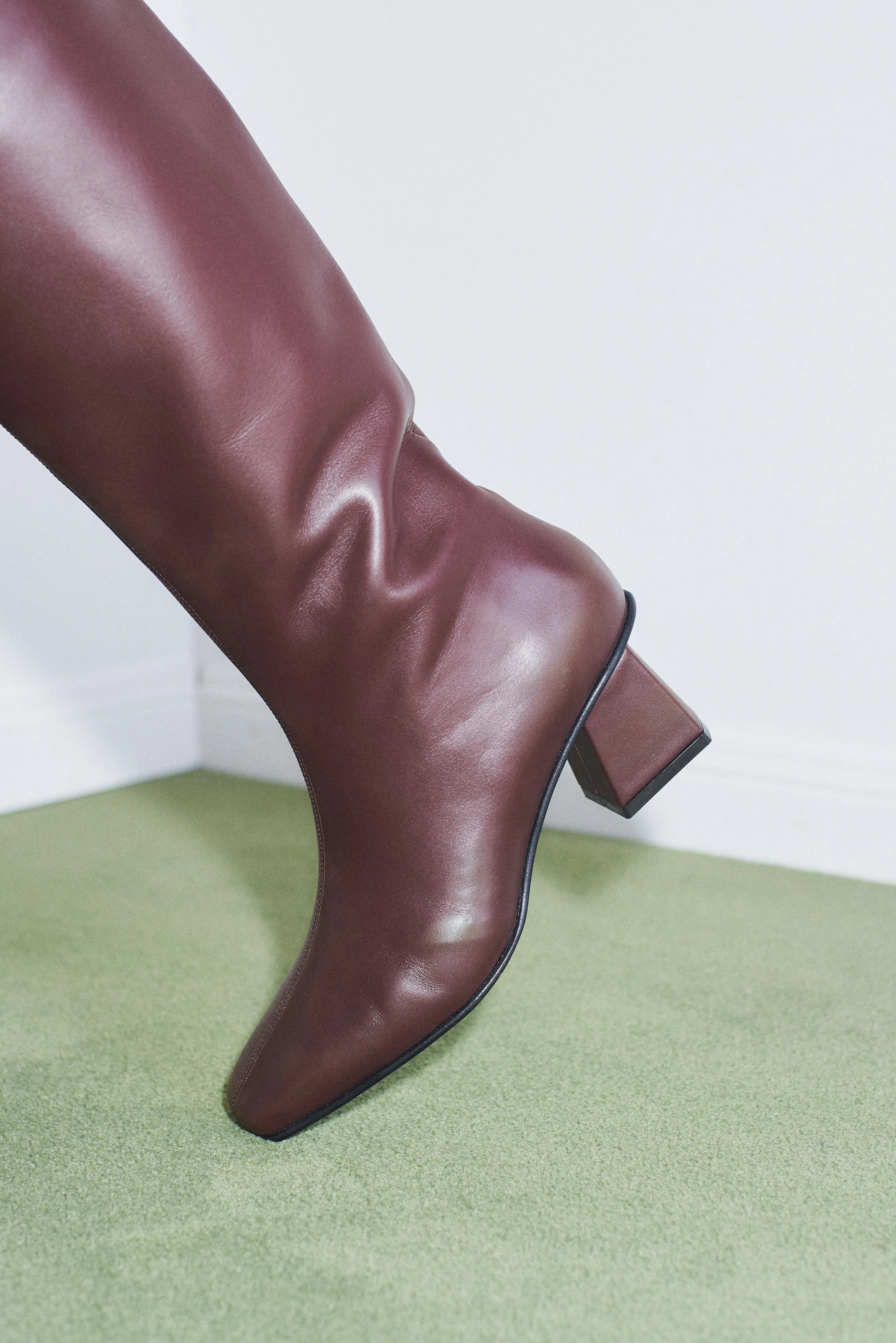 Caro Boot in Plum