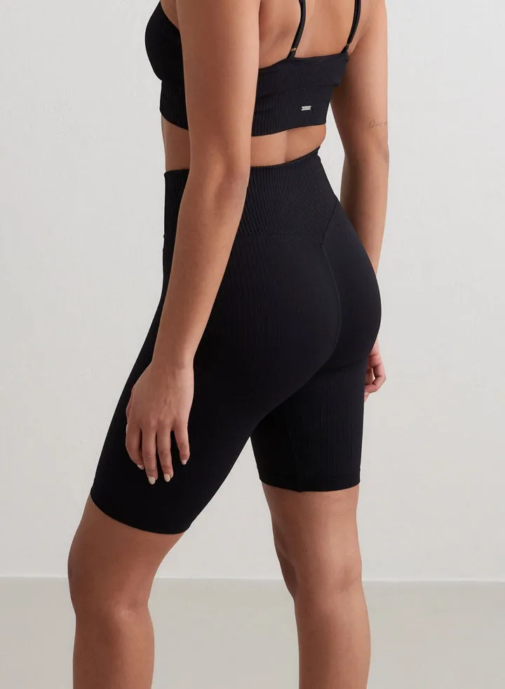 Ribbed Seamless Midi Biker Shorts | Black